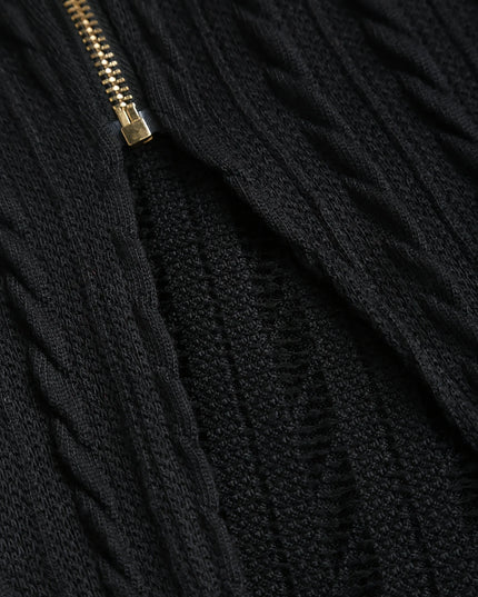 Schwarzer Strickmantel, Detail Kapuze und Kragen