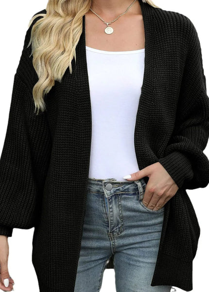 Schwarzer Oversize Strickmantel mit Ballonärmeln von vorne