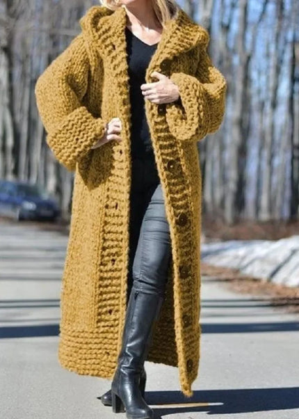 Senfgelber Strickmantel mit Kapuze, Grobstrick, knielang, Vorderansicht