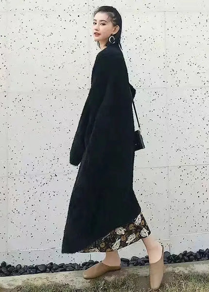 Schwarzer flauschiger Oversize Strickmantel, Frontansicht