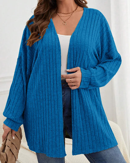 Blauer Strickmantel große Größen - Rippstrick-Cardigan von vorne