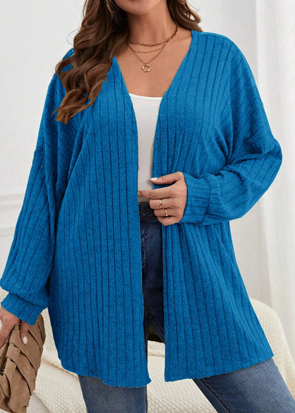 Blauer Strickmantel große Größen - Rippstrick-Cardigan von vorne