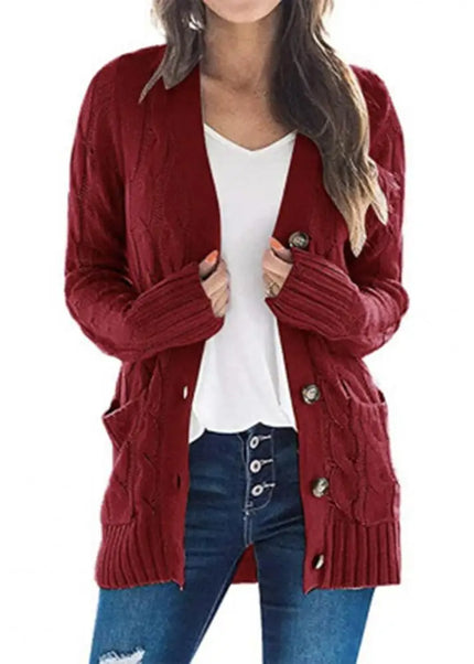 Weinroter Strickmantel mit Zopfmuster und Knopfleiste