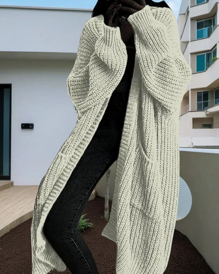 Cremefarbener Oversize Strickmantel Grobstrick mit Taschen, Frontansicht