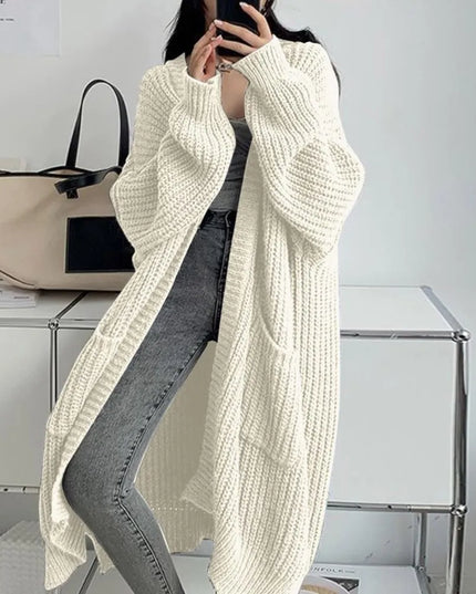 Schwarzer Strickmantel Grobstrick, Detail der aufgesetzten Tasche