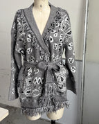 grey 3 / L
