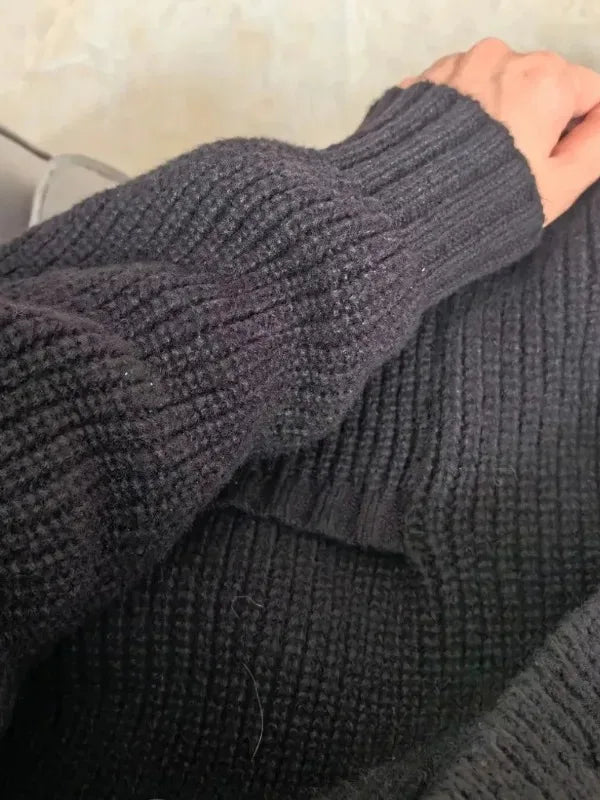 Strickmantel grau, Detail aufgesetzte Tasche