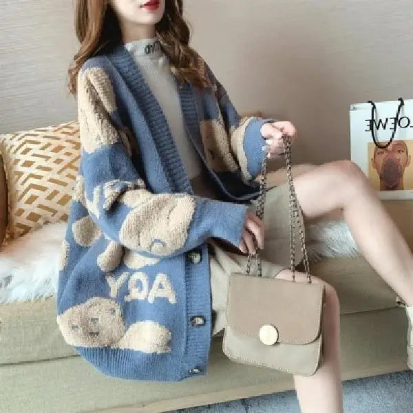 Blauer Strickmantel mit Bären Print in Oversize-Passform