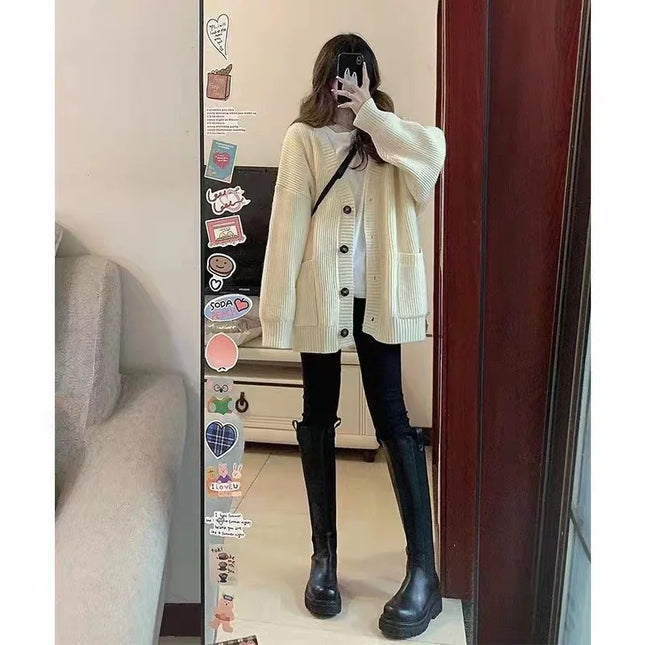 Cremefarbener Oversize Strickmantel mit Taschen - Frontansicht