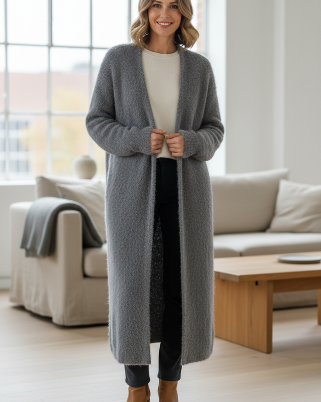 Grauer flauschiger Oversize Strickmantel für kalte Tage - Ansicht 1