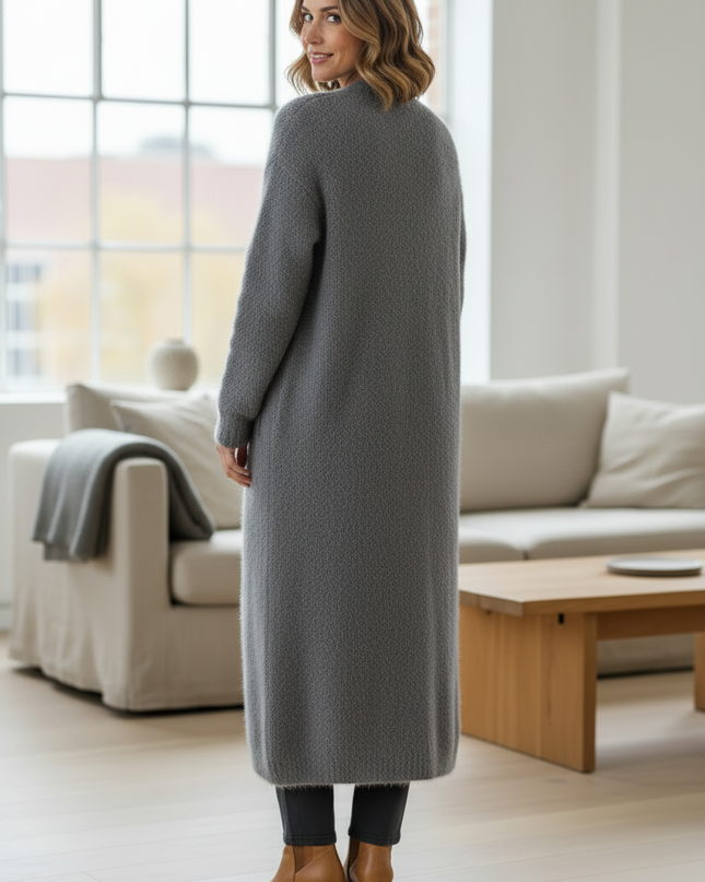 Grauer flauschiger Oversize Strickmantel für kalte Tage - Ansicht 2