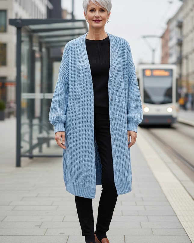 Hellblauer Oversize Strickmantel mit Ballonärmeln - Ansicht 1