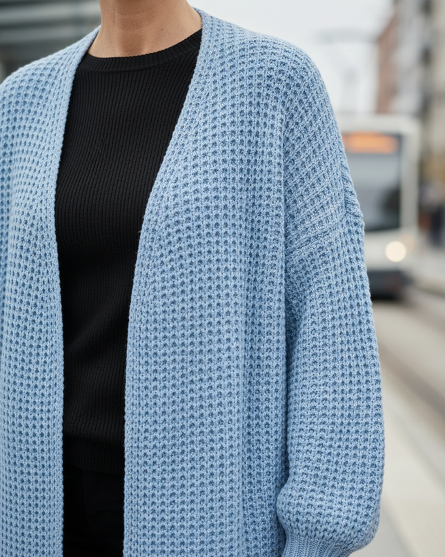 Hellblauer Oversize Strickmantel mit Ballonärmeln - Ansicht 4