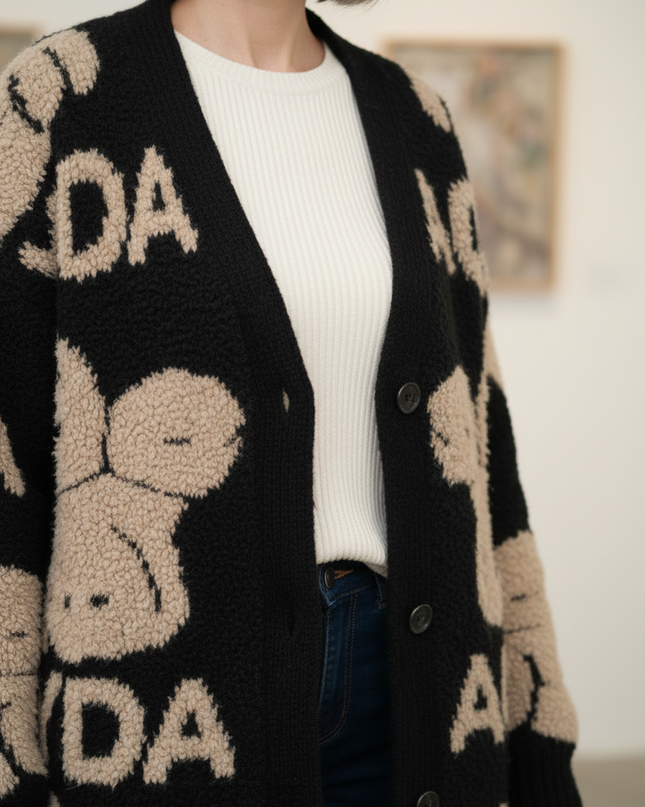 Schwarzer Strickmantel mit Bären Print - Oversize - Ansicht 4