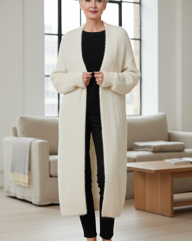 Weißer flauschiger Oversize-Strickmantel für kalte Tage - Ansicht 1