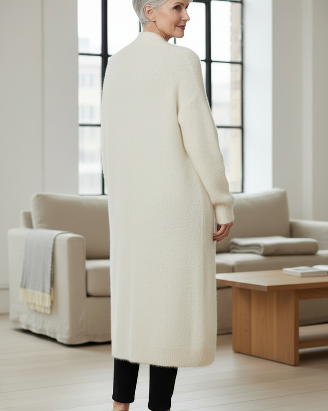 Weißer flauschiger Oversize-Strickmantel für kalte Tage - Ansicht 2