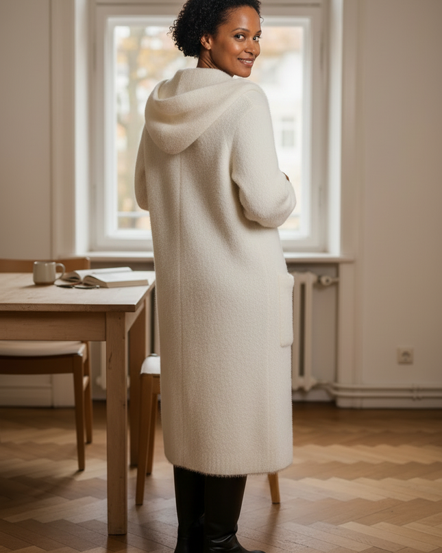 Weißer flauschiger Strickmantel mit Kapuze - warm & - Ansicht 2